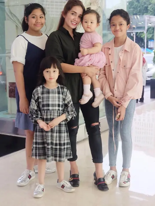 (Instagram/ussypratama)