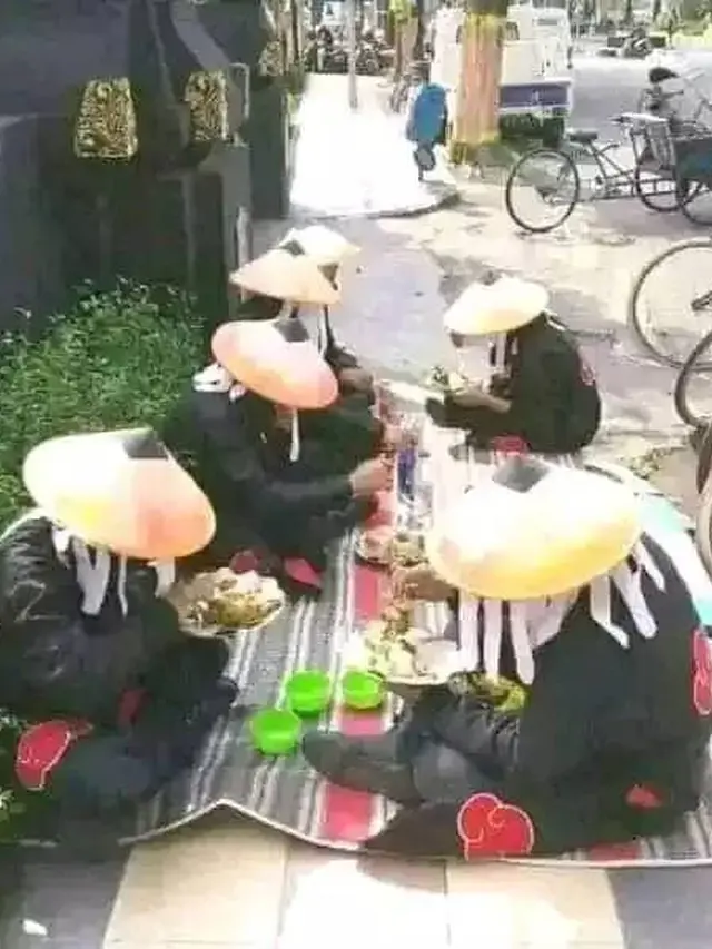 7 Potret Nyeleneh Ketemu Wibu di Tempat Umum Ini Bikin Tepuk Jidat