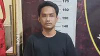 Polisi meringkus tersangka FF terkait penganiayaan seorang perempuan yang merupakan kekasihnya secara membabibuta. (Liputan6.com/ Dok Istimewa).