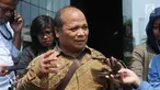 Mantan Ketua Pusat Pelaporan dan Analisis Transaksi Keuangan (PPATK) Yunus Husein menjawab pertanyaan wartawan usai menjadi pembicara internal pegawai KPK di gedung KPK, Jakarta, Senin (30/4).  (Merdeka.com/Dwi Narwoko)