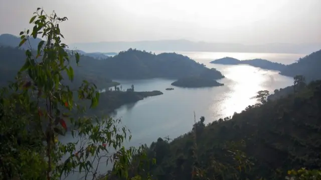 7 Danau Indah Ini Ternyata Mematikan 