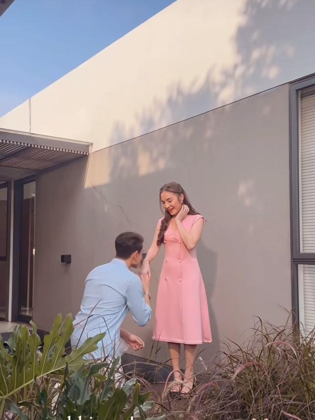 Elina Joerg Dilamar Athalla Naufal