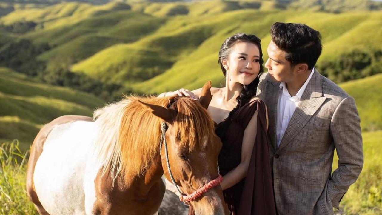 Mengintip Tren Prewedding Selebriti di Sumba, dari Jessica Jane hingga Maudy Ayunda