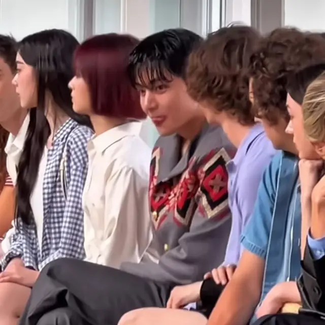 V BTS Memukau di CELINE Paris, Dapat Undangan Pribadi dari Anna Wintour. (Dok: IG @dazedkorea https://www.instagram.com/reel/DLxKOK3Tw21/?igsh=Zzh0NXRjMjBlM295)