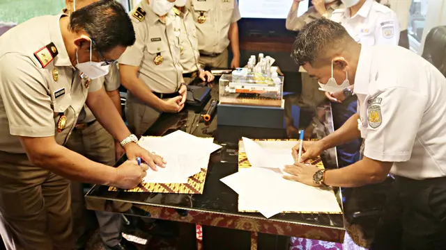 Tanda tangan kerja sama