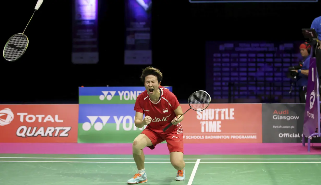 Ekspresi Liliyana Natsir saat merayakan kemenangan atas pasangan China, Siwei Zheng/Qingchen Chen pada ajang  BWF World Championships 2017 di Emirates Arena, Glasgow (27/8/2017).  (Jane Barlow(/PA via AP)