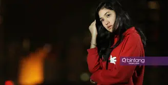 Sejak kecil Cut Syifa tumbuh sebagai gadis tomboy.  Meski Syifa sendiri tidak merasa, namun dia mengakui bahwa penampilan keseharian dan gesturenya mungkin membuat banyak orang berpikir demikian. (Bambang E. Ros/Bintang.com)