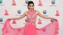 Aktris Blanca Blanco berpose untuk fotografer di atas karpet merah ajang penghargaan tahunan Latin Grammy Awards ke-17 di Las Vegas, Nevada, Kamis (17/11). (Ethan Miller/Getty Images/AFP)