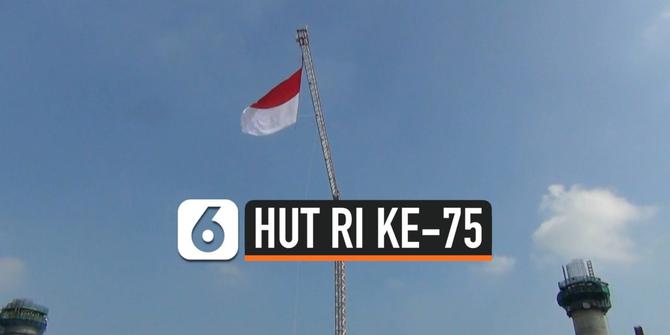 VIDEO: Bendera Merah Putih Raksasa Dikibarkan dengan Crane
