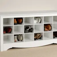 Dengan begini, sepatumu enggak akan bergeletakan dan berantakan lagi. 