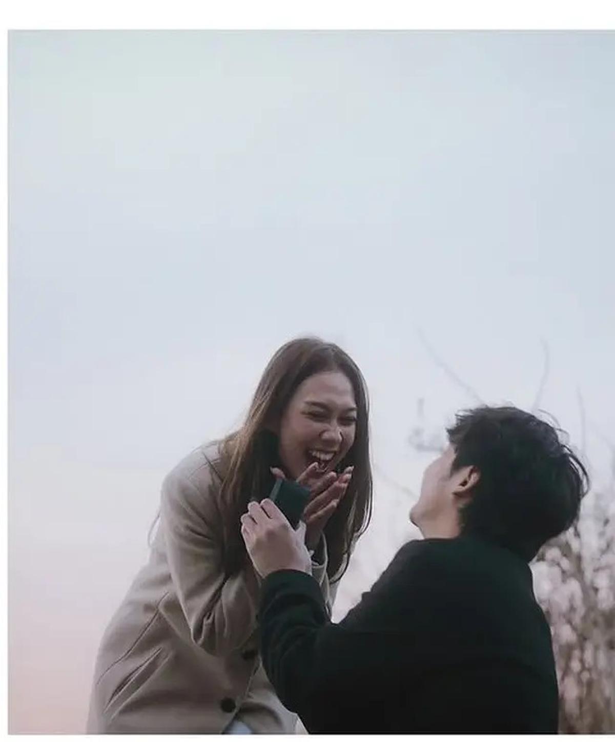 Klarifikasi Arbani Yasiz Lamar Raissa Ramadhani di Jepang: Momen Romantis di Negeri Sakura