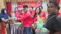 Dalam rangka HUT ke-24 Banteng Muda Indonesia (BMI), DPD BMI Kalimantan Barat menggelar buka puasa bersama dan pembagian takjil bersama warga di Kelurahan Menyumbung Tengah, Kabupaten Sintang, Senin (8/4/2024).