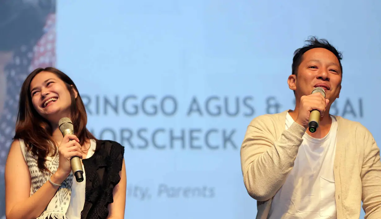 Soal anak, pemeran dalam film Jilbab Traveler: Love Sparks In Korea itu menyerahkan pada sang istri. Sambil berkelekar, Ringgo mengaku mengurus istrinya saja. (Deki Prayoga/Bintang.com)