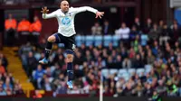 Napoli Lirik Gelandang Spurs