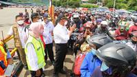 Menko PMK Muhadjir Effendy meninjau arus mudik Lebaran 2022 di Pelabuhan Merak, Cilegon, Banten pada Sabtu, 30 April 2022. (Dok Kemenko PMK RI)