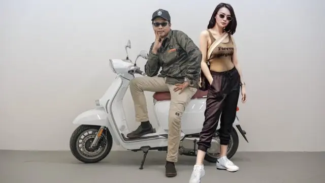 7 Editan Foto Gofar Hilman Naik Motor Ini Kocak Banget