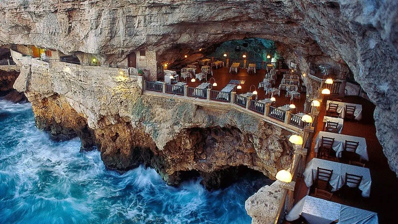 Grotta Palazzese, Restoran dengan Pemandangan Terbaik di Dunia