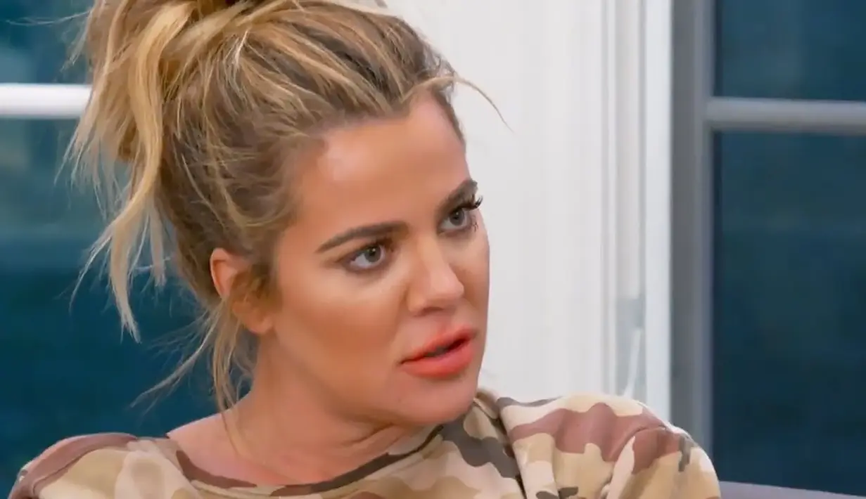 Kendati demikian, Khloe Kardashian merasa hubungan mereka sudah berakhir. (YouTube)