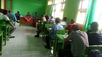 Audiensi problema pupuk bersubsidi di kantor Balai Penyuluh Pertanian (BPP) Kecamatan Japah, Kabupaten Blora. (Liputan6.com/ Ahmad Adirin)