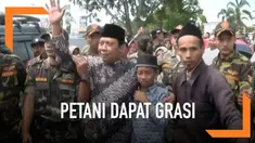 Dua petani Kendal akhirnya dibebaskan setelah mendapat grasi dari Presiden. Sebelumnya, dua petani ini terjerat kasus penyerobotan lahan milik Perhutani.
