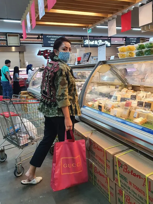 Mayangsari. (Foto: Instagram @mayangsaritrihatmodjoreal)