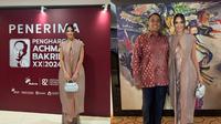 Nia Ramadhani Pakai Songket Hadiri Achmad Bakrie Award (Sumber: Instagram/ramadhaniabakrie)