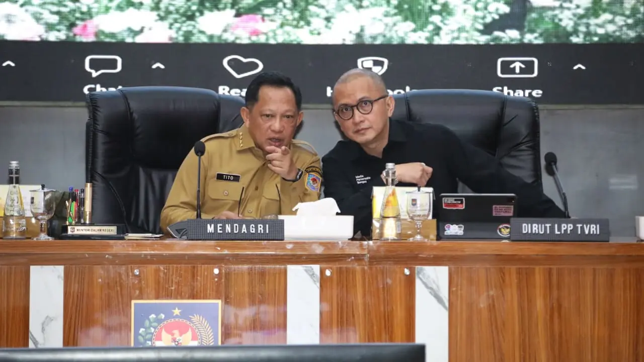 Menteri Dalam Negeri (Mendagri) Muhammad Tito Karnavian saat memimpin Rapat Koordinasi Pengendalian Inflasi Daerah yang dirangkaikan dengan Dukungan Pemerintah Daerah pada Kegiatan Nonton Bareng Piala Dunia FIFA 2026 serta Penandatanganan Surat Edaran Ber