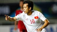 Gawang Timnas Indonesia dibobol pemain Vietnam, Nguyen Van Quyet, dalam laga leg pertama semifinal Piala AFF 2016 di Stadion Pakansari, Bogor, Sabtu (3/12/2016). (Bola.com/Peksi Cahyo)