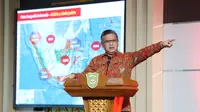 Doktor Ilmu Pertahanan, Hasto Kristiyanto saat memberikan kuliah umum bertema geopolitik Soekarno di Kampus UIR, Pekanbaru, Jumat (12/8/2023). (Liputan6.com/Putu Merta Surya Putra)