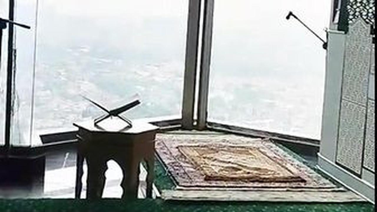 Lokasinya berada di lantai 27 sehingga membuatnya menjadi masjid tertinggi di Indonesia dan nomor dua di dunia.