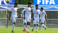Hingga peluit akhir dibunyikan, timnas Indonesia U-23 tidak mampu mengejar ketertinggalan dan kalah 0-1 dari Guinea. (MIGUEL MEDINA/AFP)