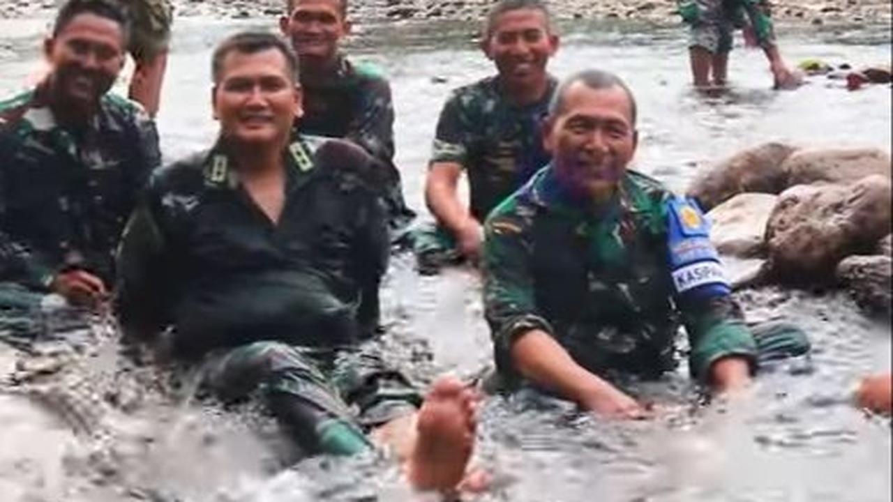 Mayjen Kunto Nyemplung ke Sungai