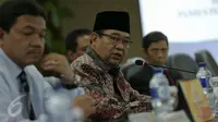 Ketua BPK RI Harry Azhar Aziz saat menerima kunjungan pansus angket Pelindo II DPR RI di ruang rapat Gedung BPK, Jakarta, Senin (16/11). Pansus DPR RI meminta BPK mengaudit investigasi Pelindo II. (Liputan6.com/Faizal Fanani)