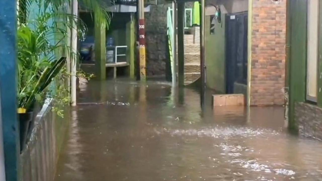 Banjir Kebon Pala Jaktim Capai Satu Meter, Ratusan Rumah Terendam Akibat Hujan Semalaman