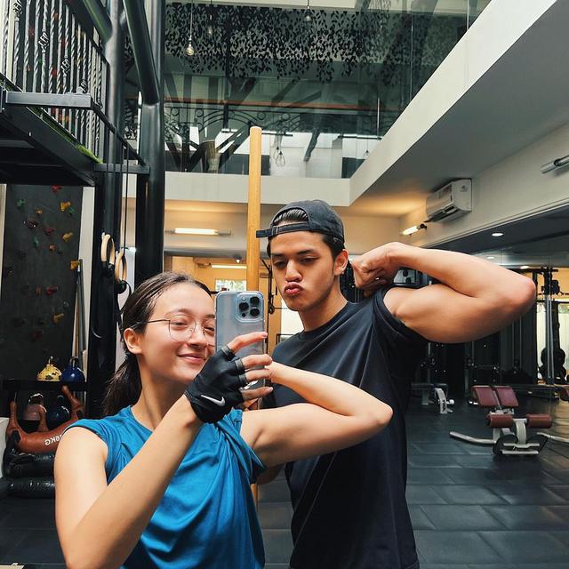 Pamer Otot, Ini 6 Potret Megan Domani Nge-Gym Bareng Jeremie Moeremans