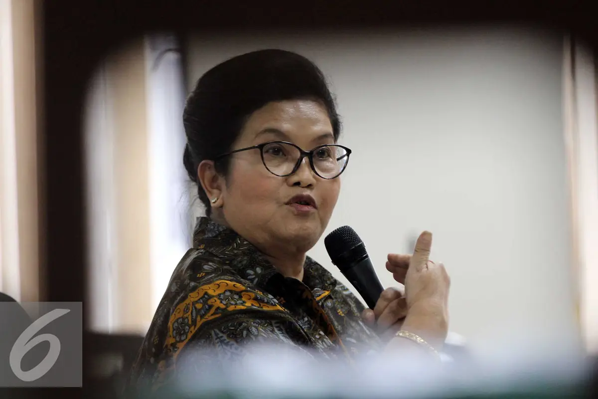 20150909- Eks Menkes Siti Fadilah Supari-Jakarta