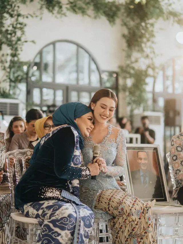 Momen Thariq Halilintar melamar Aaliyah Massaid. [Foto: Instagram/aaliyahmassaid]