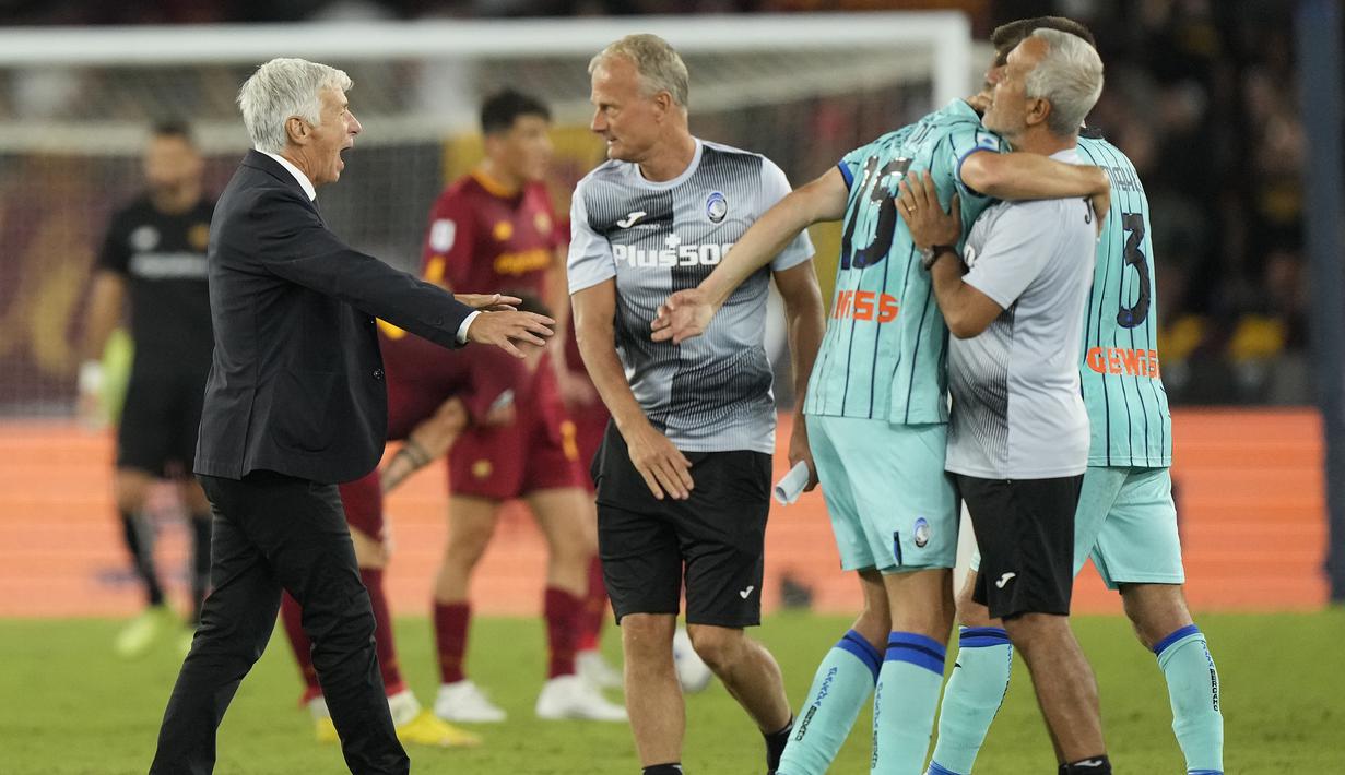 Hingga laga usai, akor 1-0 untuk Atalanta tetap bertahan dan Jose Mourinho harus bersiap menerima sanksi yang akan dijatuhkan otoritas Serie A atas ulahnya tersebut. (AP/Andrew Medichini)