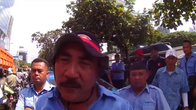 Demo Ribuan Sopir Taksi Mengakibatkan Kemacetan Panjang