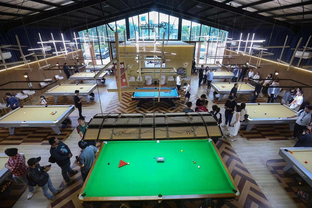 FOTO: Gowadra Billiard Hadirkan Ruang Hiburan Keluarga di PIK 2