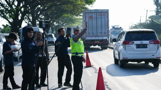 Direktorat Penegakan Hukum (Ditgakkum) Korlantas Polri melakukan asistensi dalam penanganan kecelakaan lalu lintas yang terjadi di Jalan Pantura, Senin (13/7/2026) (Istimewa)
