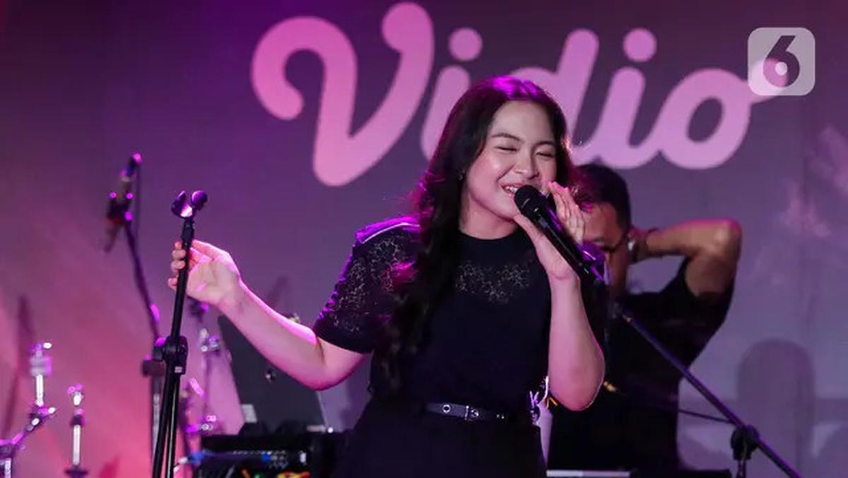 Bernadya Bikin Galau Penggemarnya di Acara Vidio Penasaran 2025