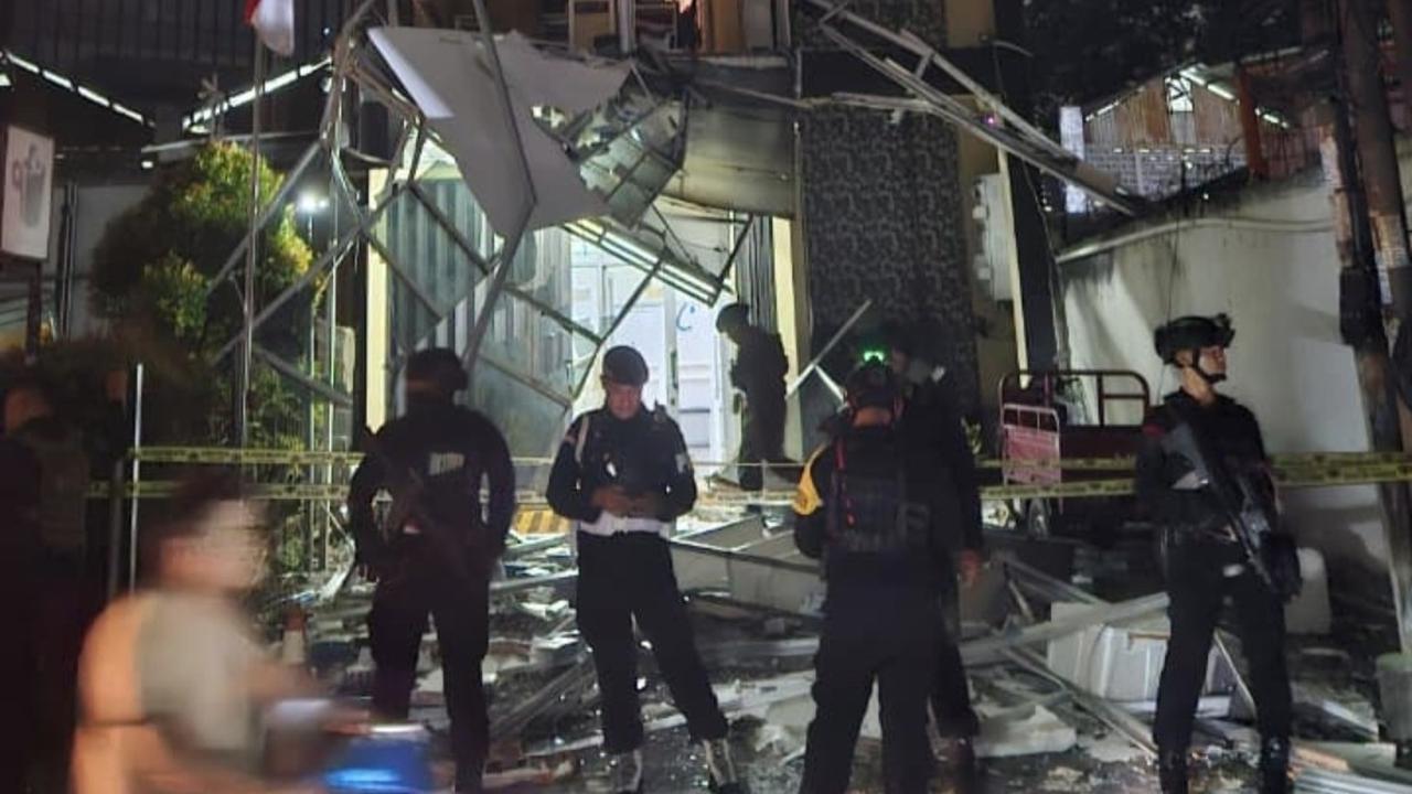 Kondisi gedung Gedung Nucleus Farma  yang mengalami ledakan Rabu 8 Oktober 2025 malam di Tangerang Selatan (Tangsel).