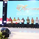 Kemendagri Beri Penghargaan Daerah Berprestasi Regional Papua