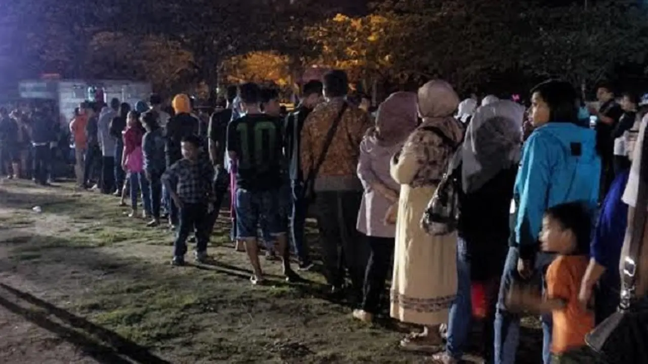 20151231-Antrean Toilet Mengular-Malam Tahun Baru-Ancol-Jakarta 