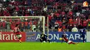 Pemain Laos, Keoviengpheth Lithideth lepas dari kawalan pemain belakang Indonesia dan membuahkan gol dalam laga Piala AFF Suzuki 2012, di Stadion Bukit Jalil, Kuala Lumpur, Malaysia. Kamis, 25/11/2012. Pertandingan Berakhir seri 2-2.
