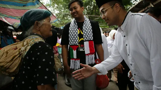 Disebut Mirip Anies Baswedan, Cawagub Irwansyah Diidolakan Emak-emak