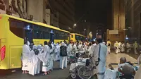 Bus Shalawat untuk antar jemaah haji Indonesia dari hotel menuju Masjidil Haram, pulang dan pergi. (Liputan6.com/Dinny Mutiah)