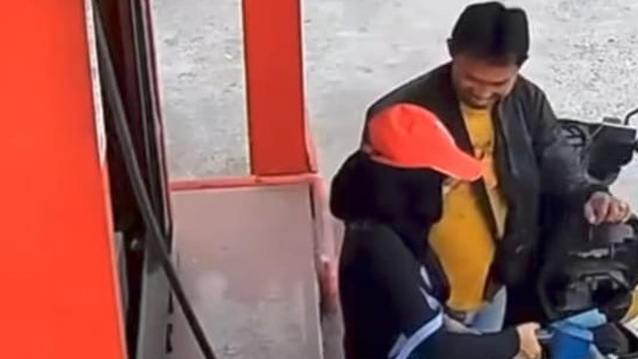 Bikin Geram! Pria Ini Remas Bokong Petugas SPBU Sedang Mengisi Tangki Motor lalu Cengengesan