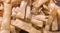 Cara Bikin Keripik Kulit Pangsit Rumahan yang Renyah, Cuma Modal 5.000 Aja!